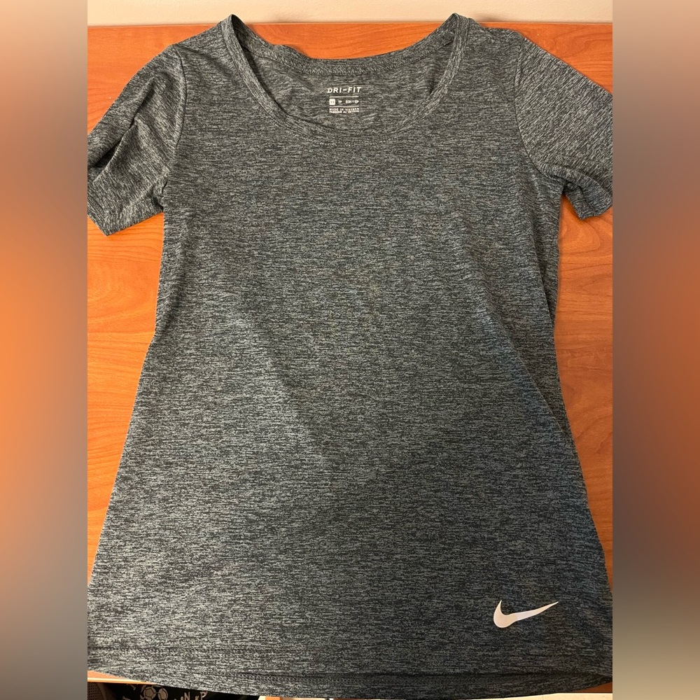 Nike Womens XS Dri-Fit Shirt